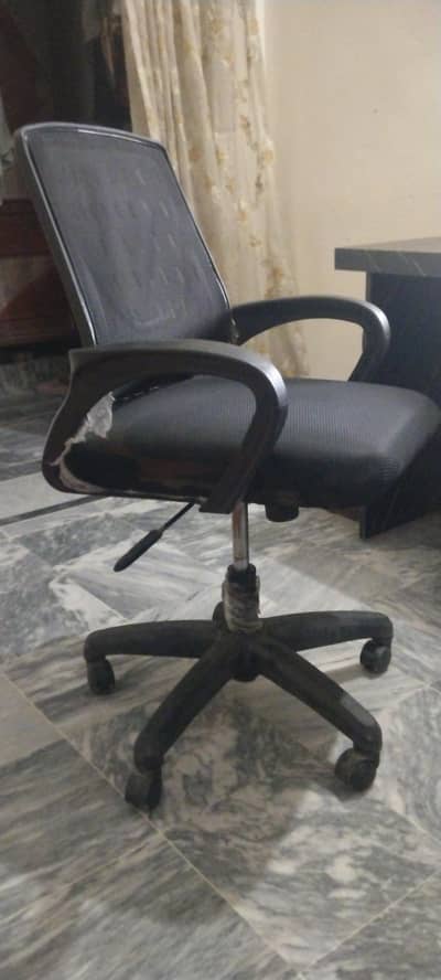 just 20 days used chair