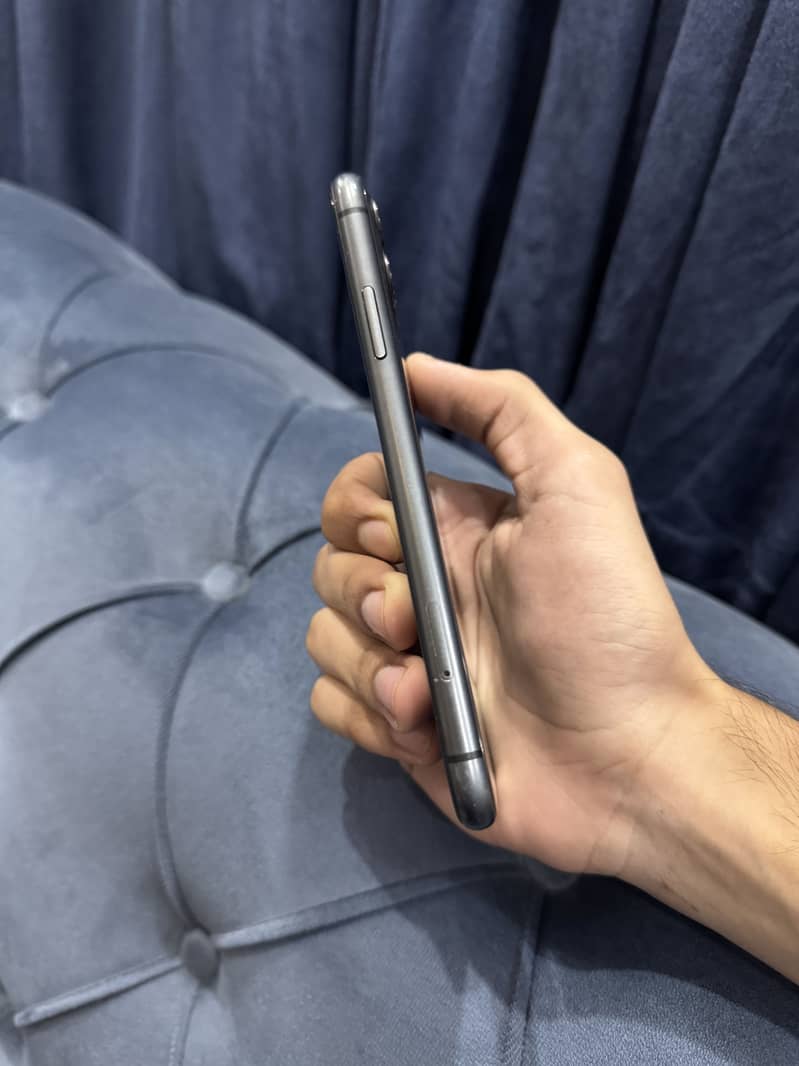 Apple iPhone 11 2
