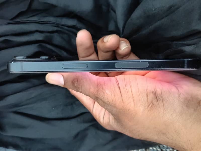 Apple iPhone 15 4