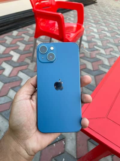 Apple iPhone 13