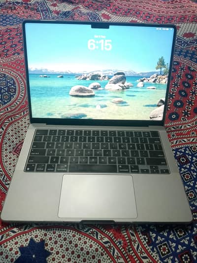 MacBook Pro 14-inch M1 Max — 32GB RAM / 512GB SSD