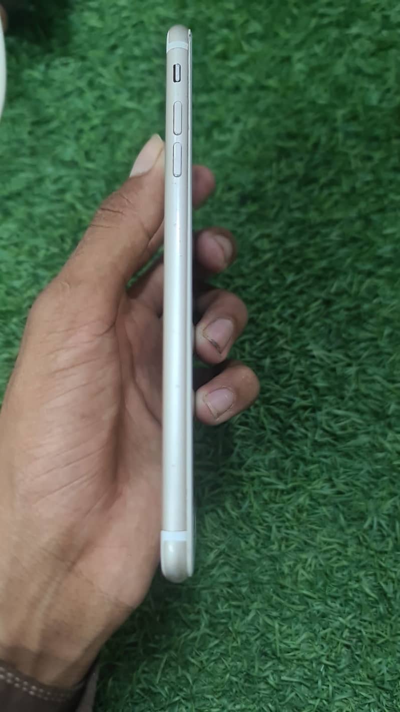 Apple iPhone 7 Plus 1