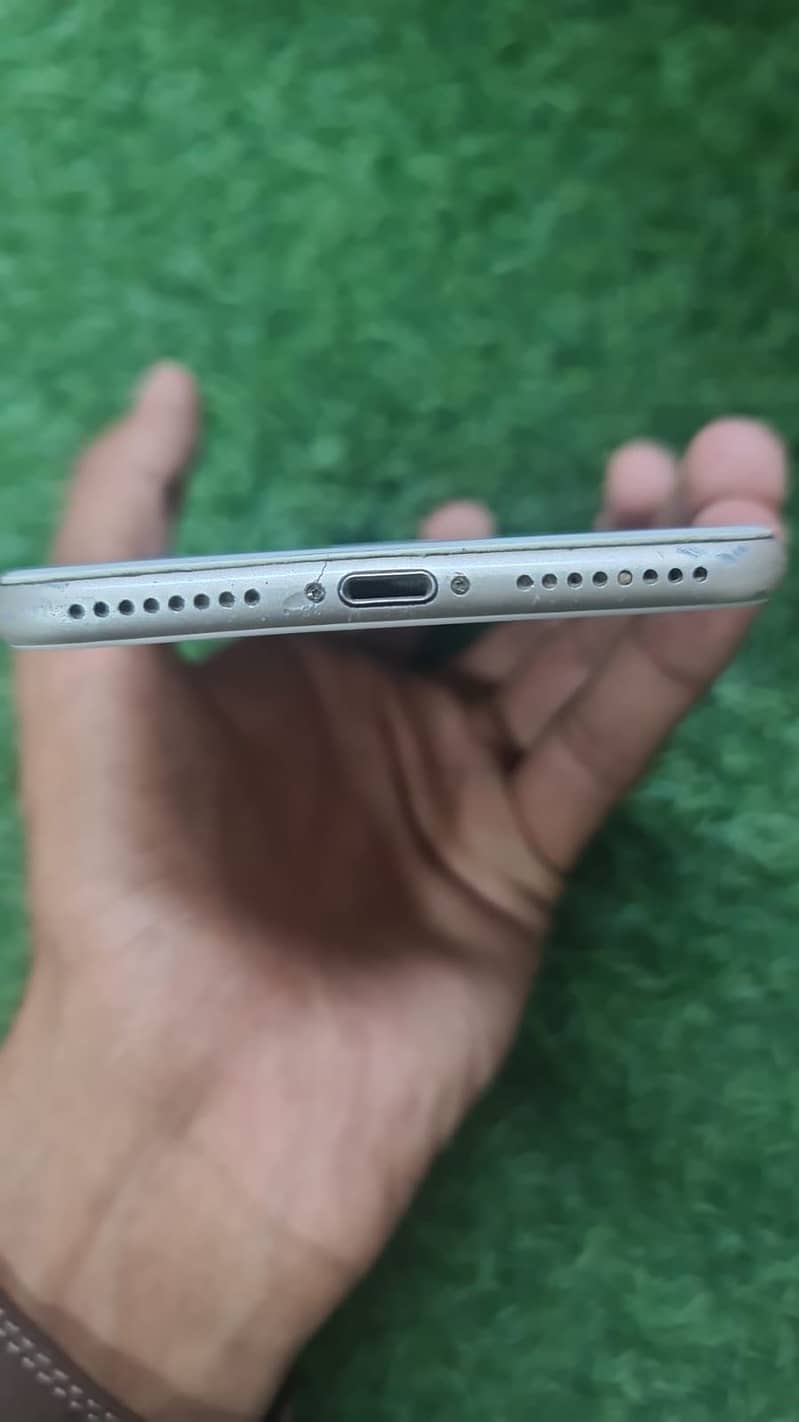 Apple iPhone 7 Plus 2