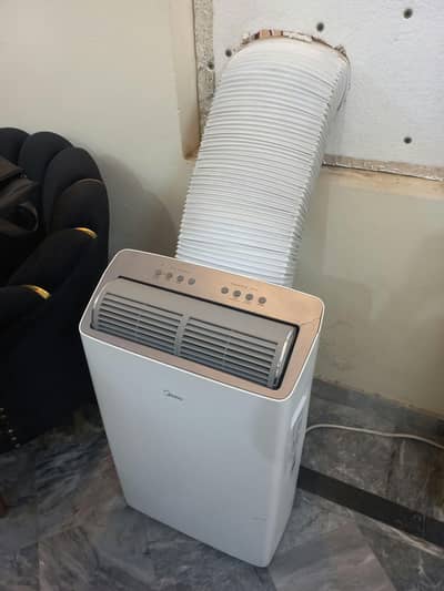 1.25 Ton portable AC + 110V supply + Remote control