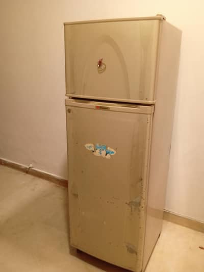 Dawlance Classic Double-Mount Refrigerator (~10–11 Cu. Ft / ~260L)