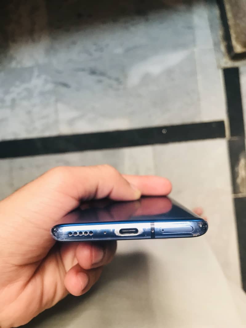 One Plus 7Pro 5G  Panel broken 1