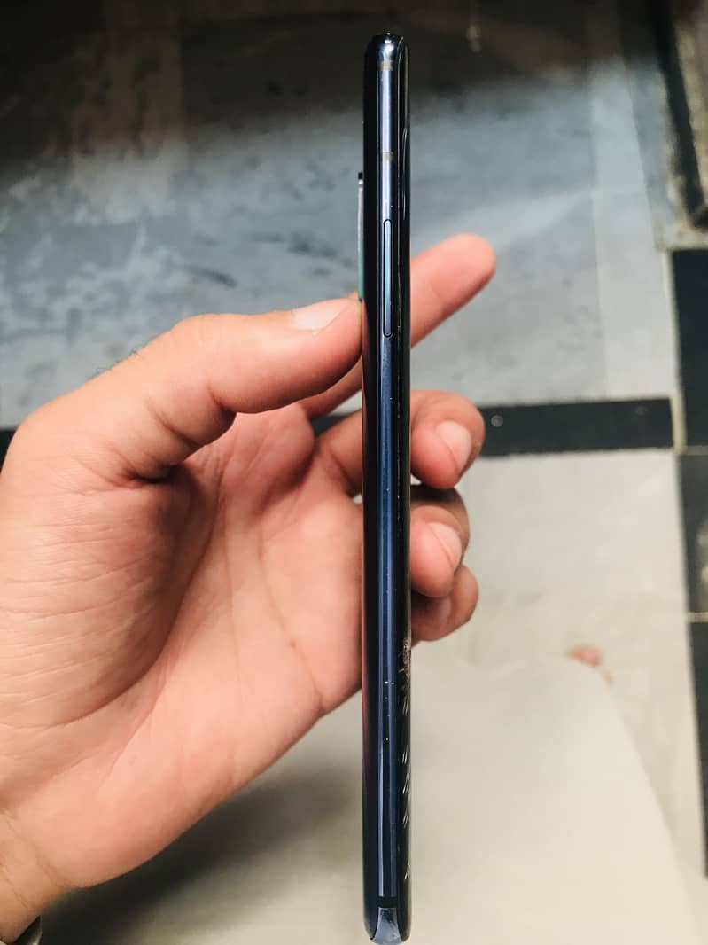 One Plus 7Pro 5G  Panel broken 2