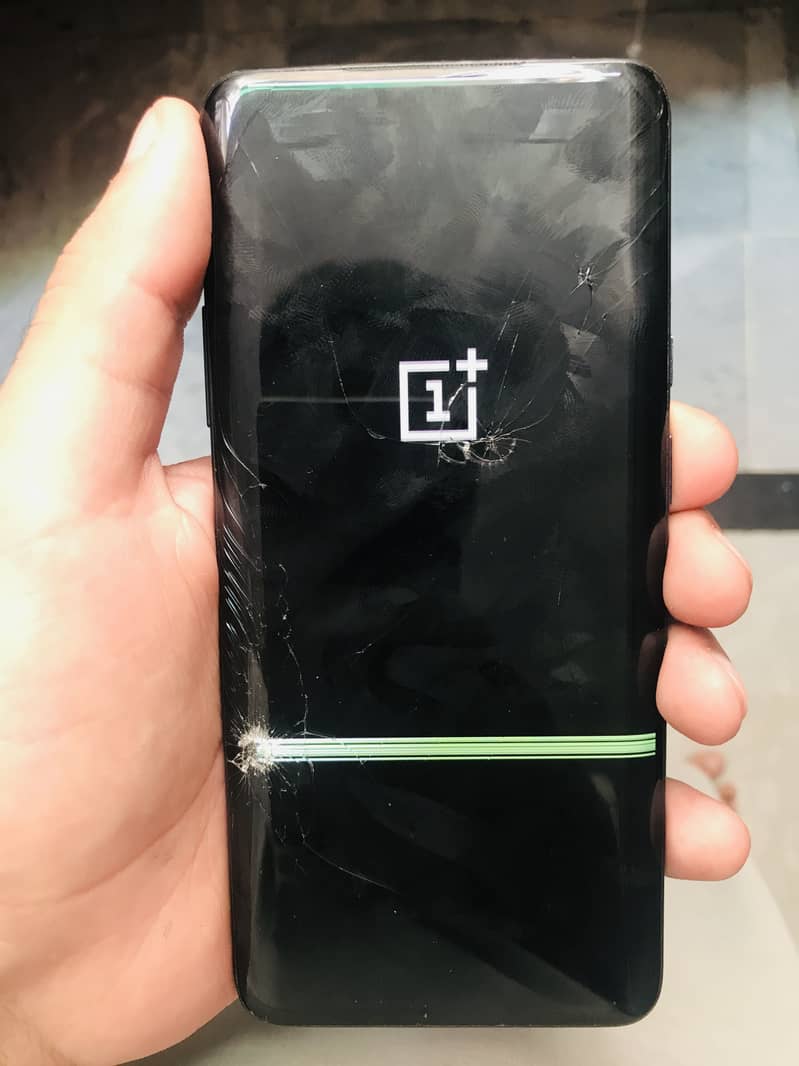 One Plus 7Pro 5G  Panel broken 3
