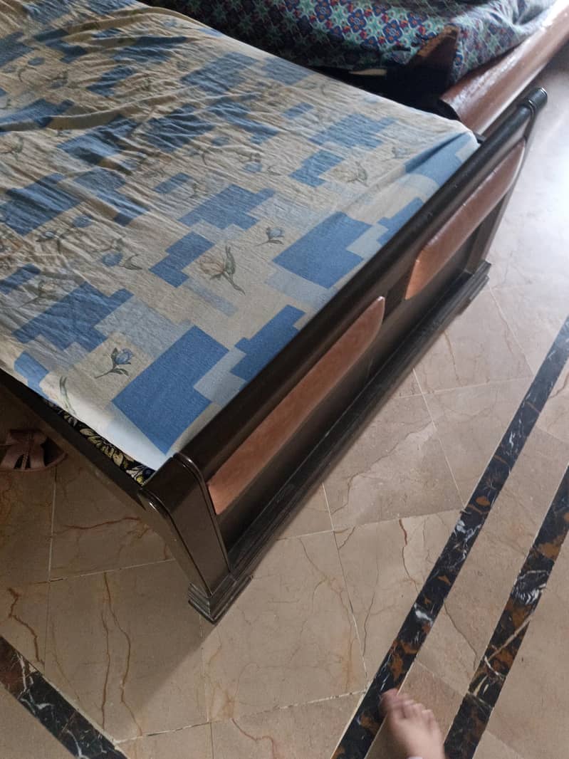 SINGLE BED 1