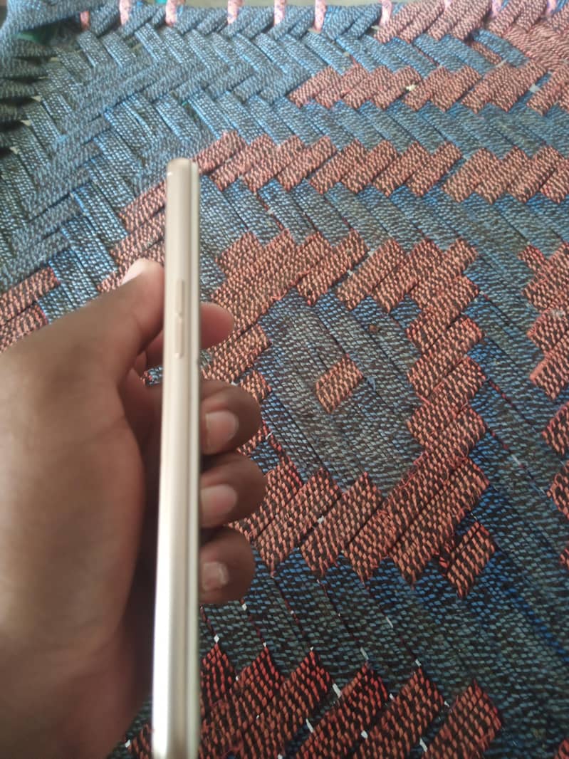 OPPO A37 2