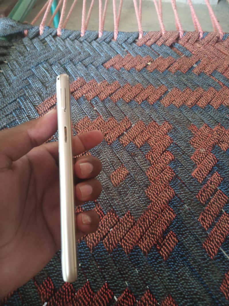 OPPO A37 4