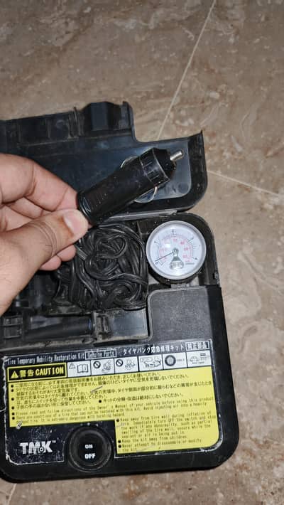 Air Pump / Compressor (Tire mobility Kit)