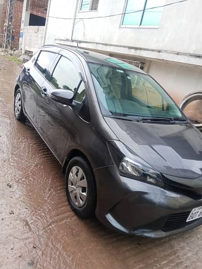 Toyota Vitz 2015