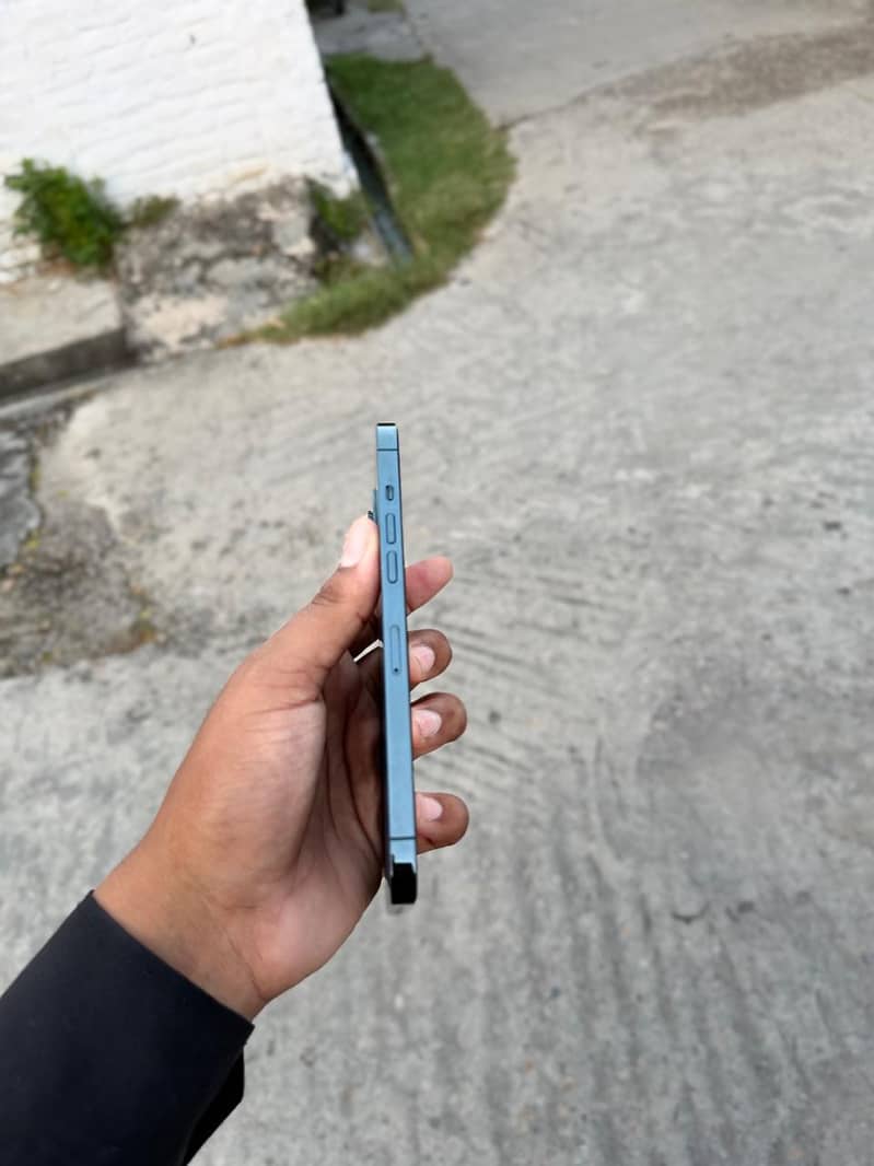 Apple iPhone 12 Pro Max 4