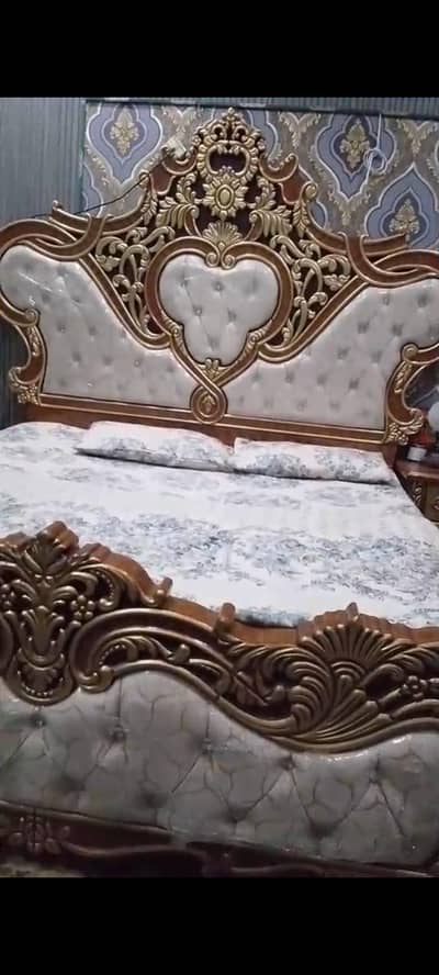Double bed with just 2 side tables