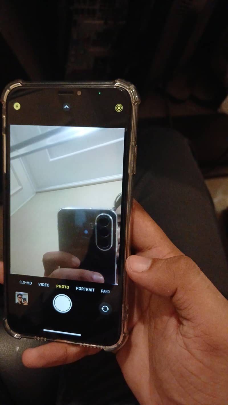 Apple iPhone XS Max 7