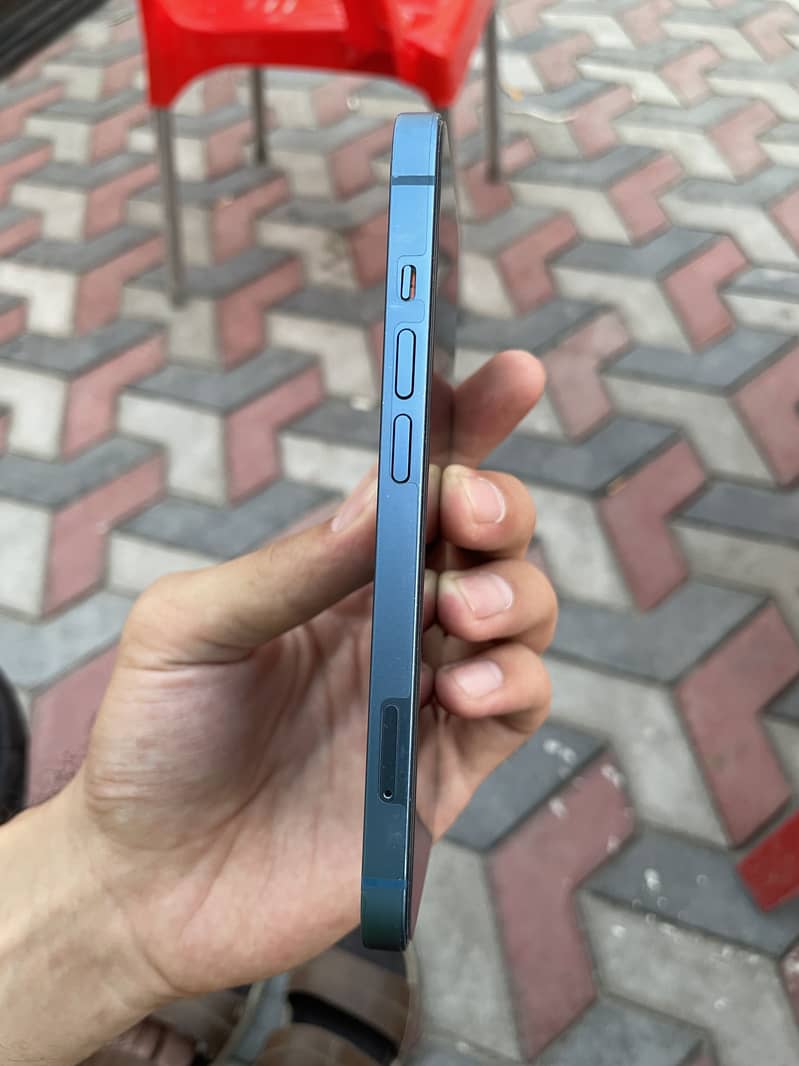 Apple iPhone 13 3
