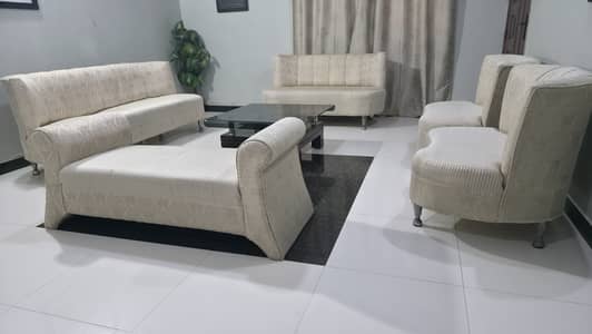 7 Seater + 2 Seater
