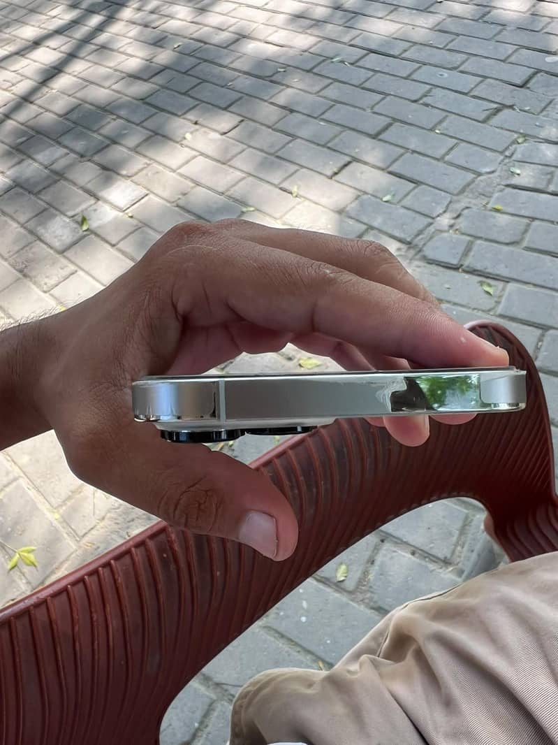 Apple iPhone 13 Pro Max 6