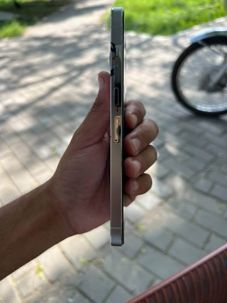 Apple iPhone 13 Pro Max 8