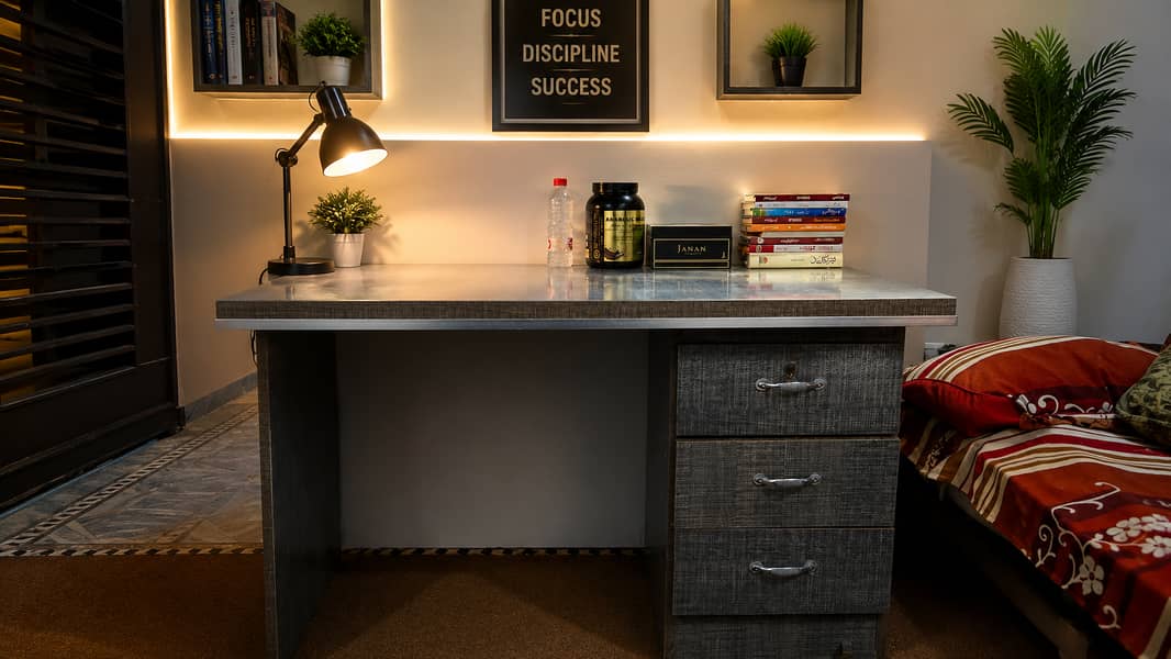 Computer Table with Chair 0