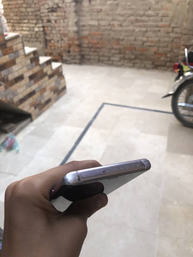 Samsung Mobile Note 9 4