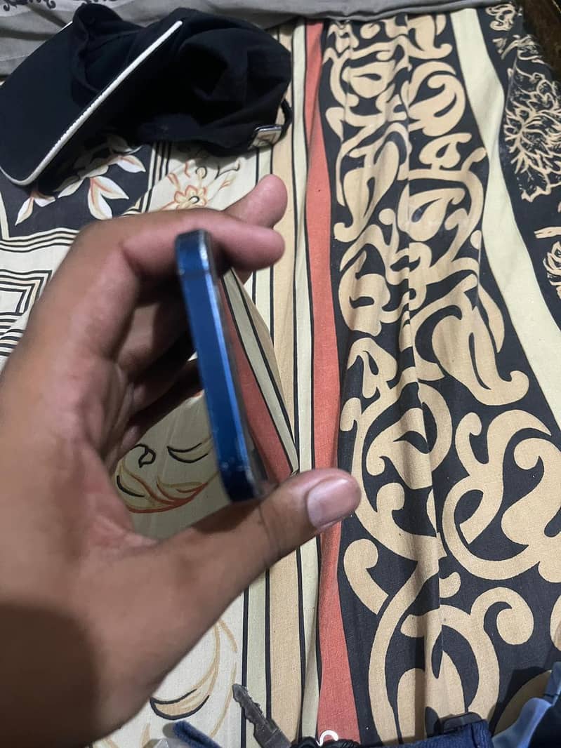 Apple iPhone 12 2