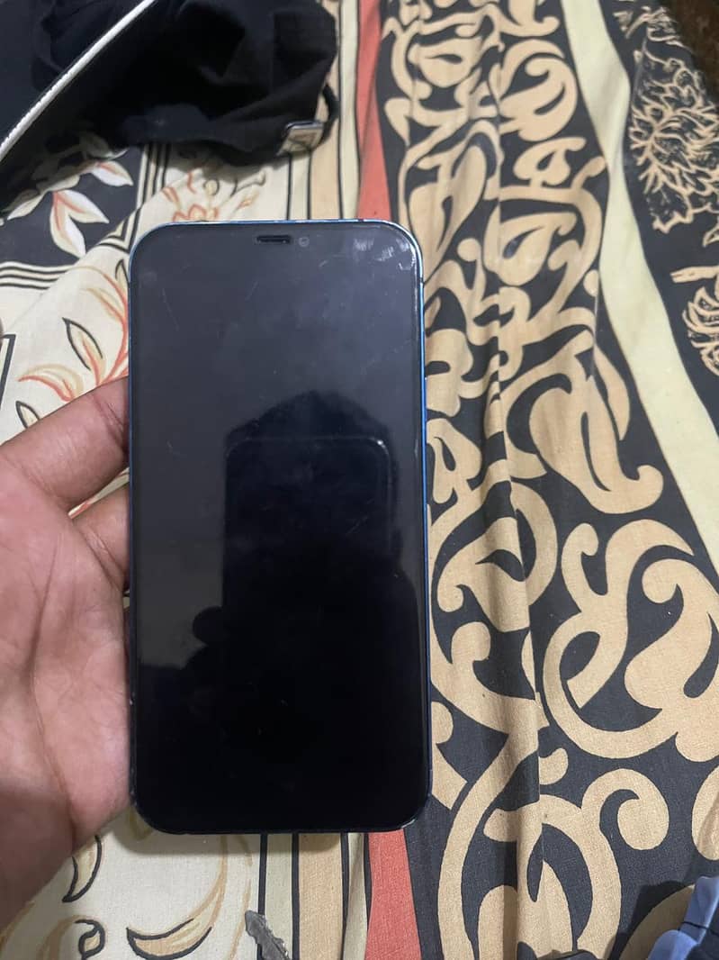 Apple iPhone 12 3
