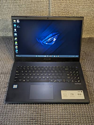 ASUS - i7 9th H processor - Gaming Mesh Grills - Dual fan cooling!