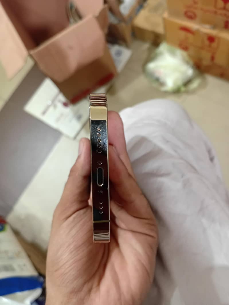 Apple iPhone 14 Pro 3