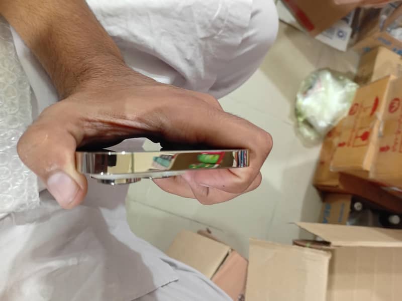 Apple iPhone 14 Pro 4