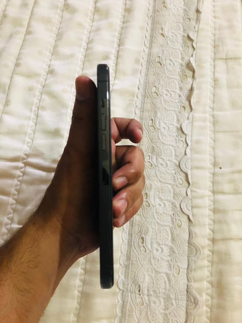 Apple iPhone 13 Pro Max 3