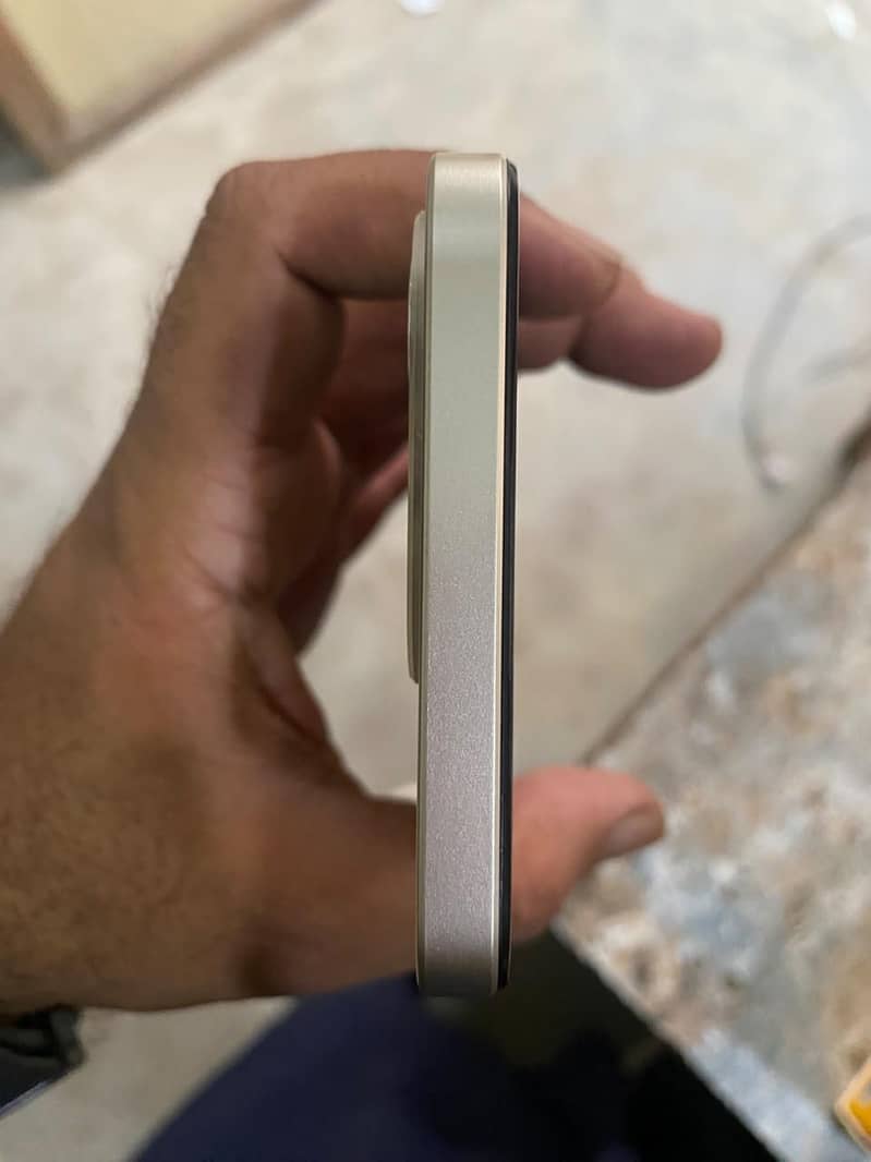 Realme C61 0