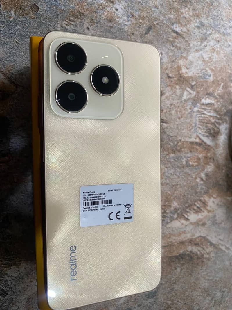 Realme C61 2