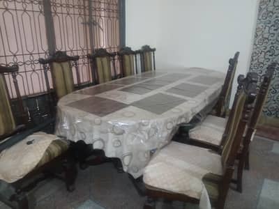 Dining Table with 8 chairs
