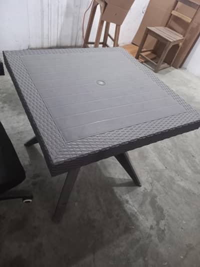boss plastic table 3pcs available