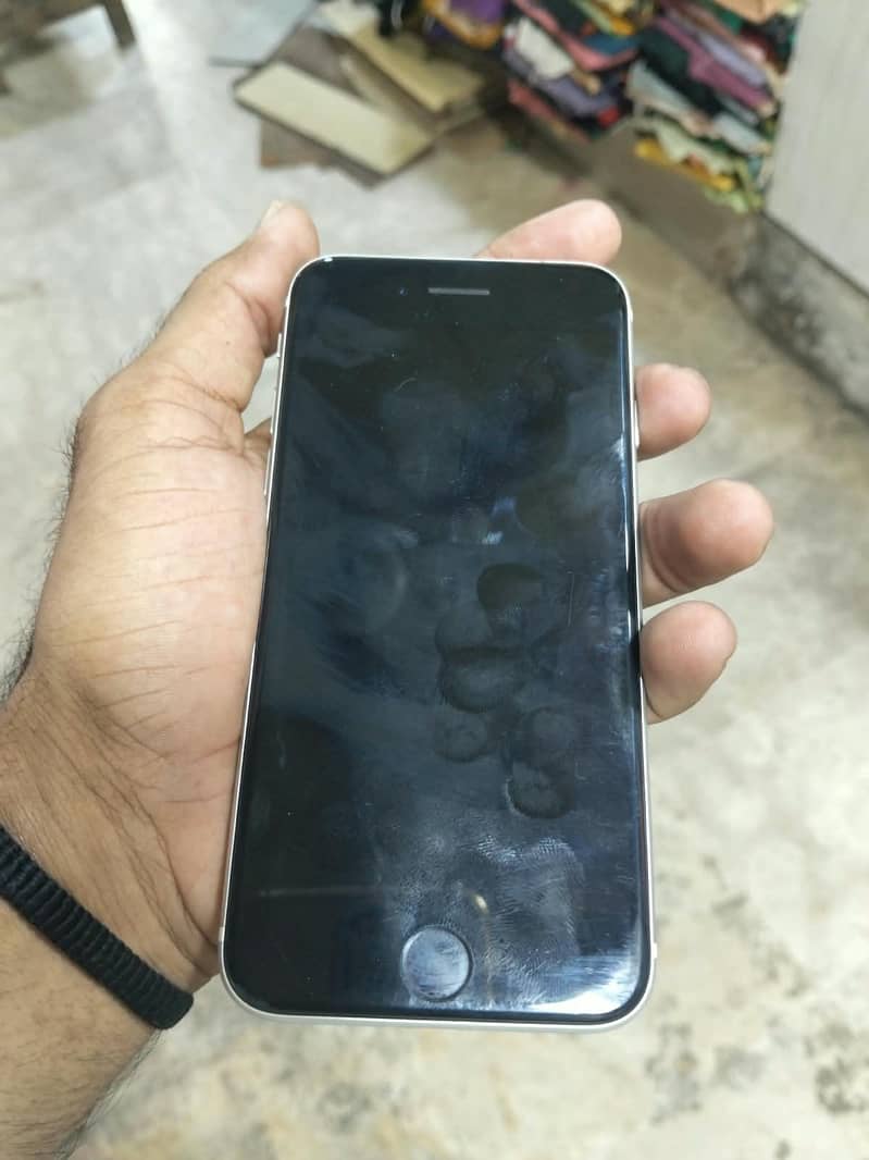 Iphone se 2020 3