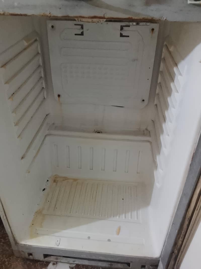 used fridge 0