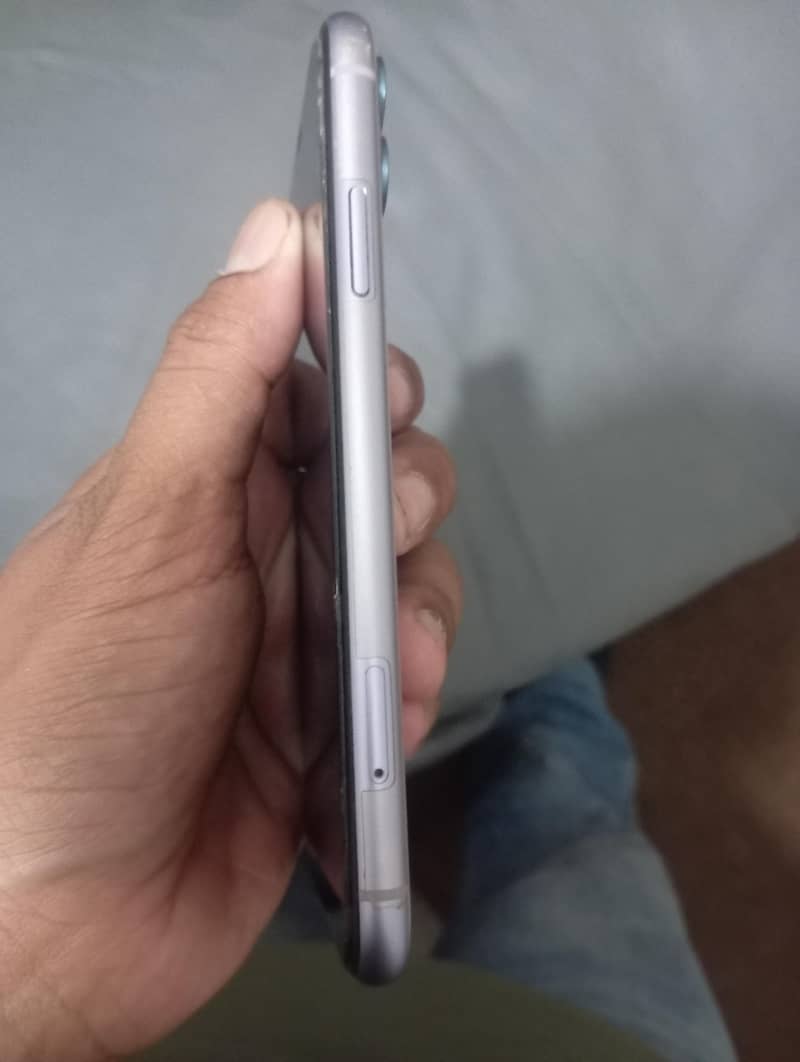 Apple iPhone 11 2