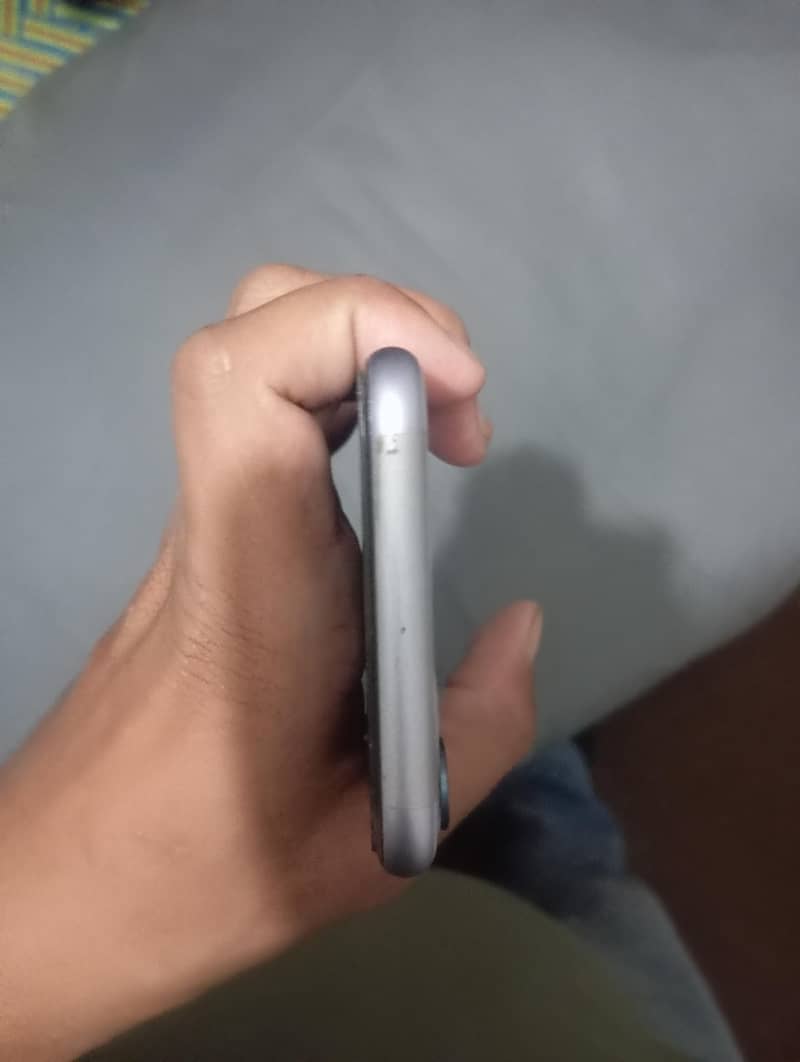 Apple iPhone 11 5
