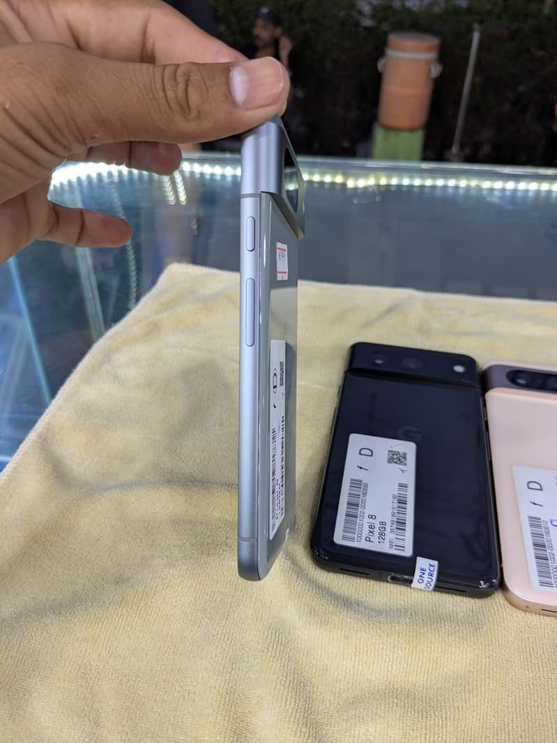 Google Pixel 8 2
