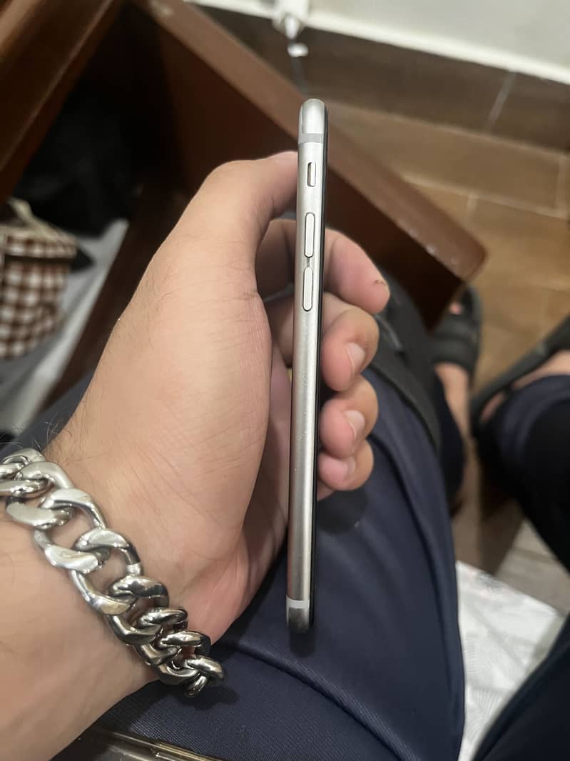 Apple iPhone 6S 2