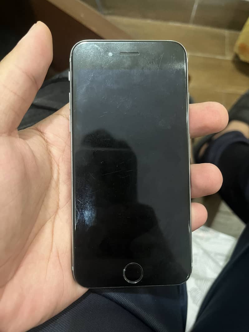 Apple iPhone 6S 4