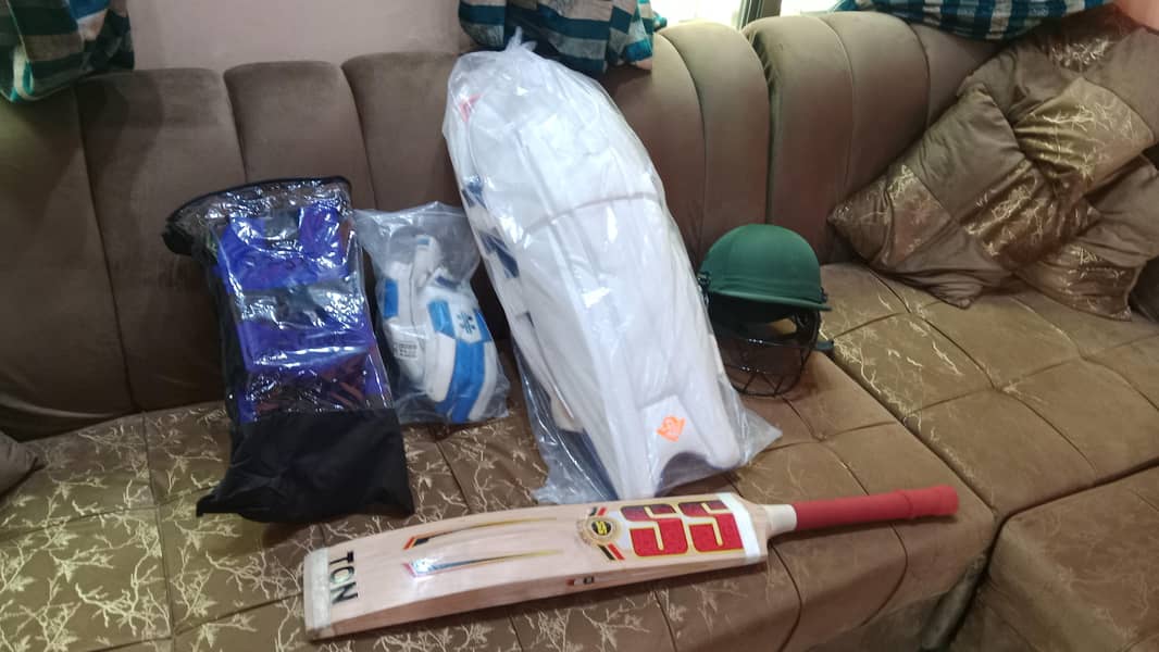 Full cricket kit 0