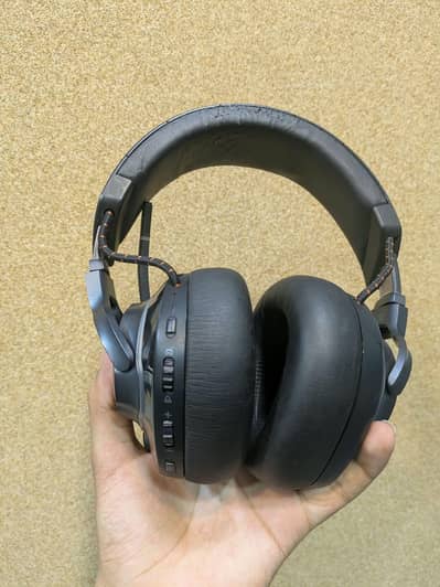 JBL Quantum 810