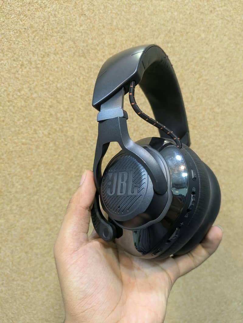 JBL Quantum 810 2