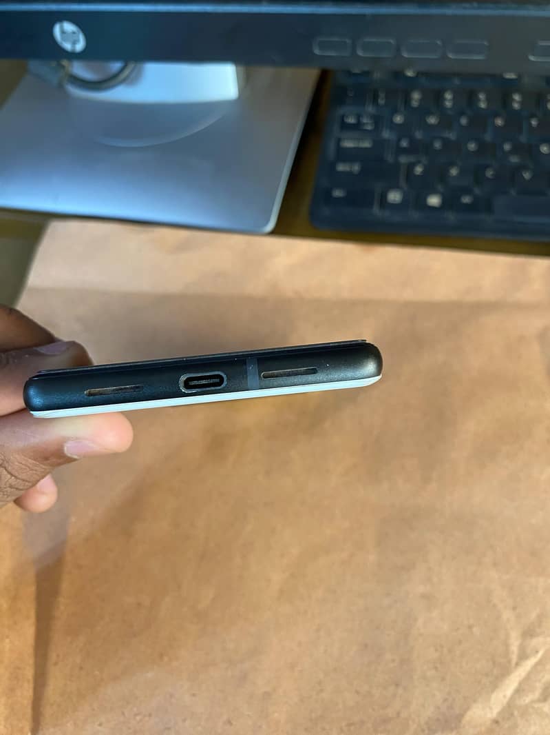 Google Pixel 6 4