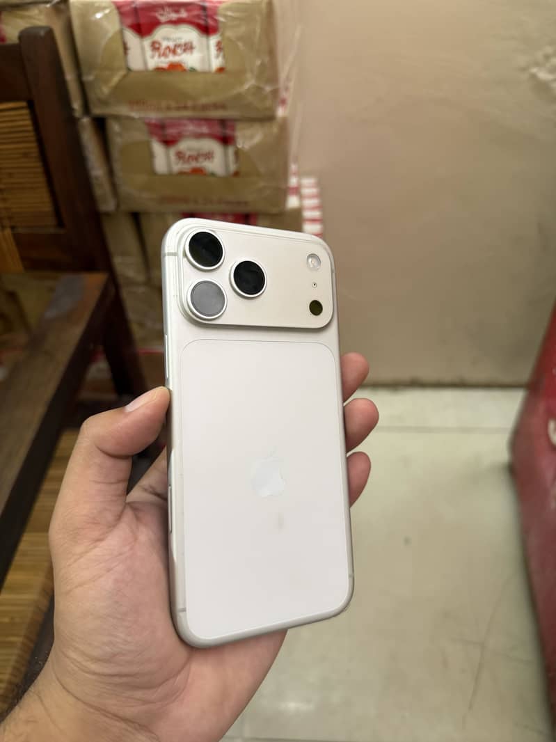 Apple iPhone 17 Pro Max 0