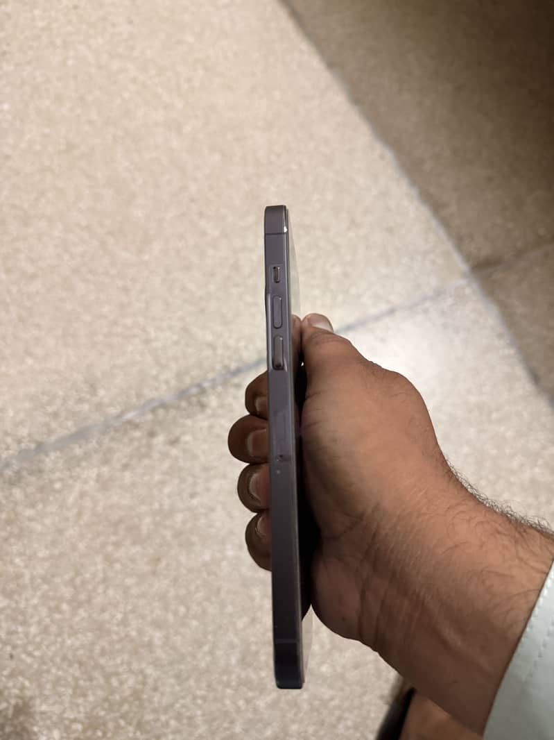 Apple iPhone 14 Pro Max 0