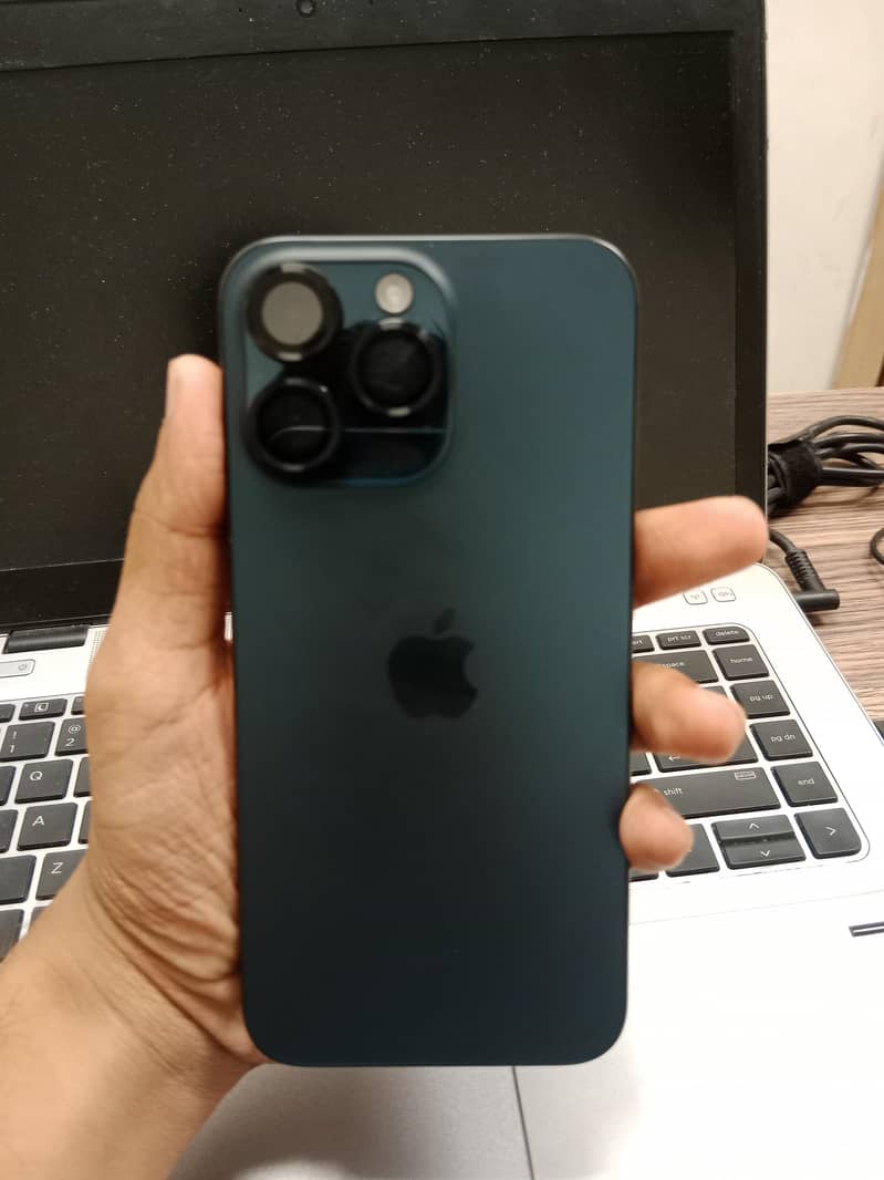 Apple iPhone 15 Pro Max 0